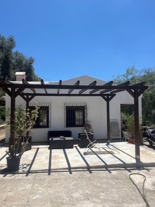 Farmhouse Surrounded By Centenary Olive Trees Olías Екстериор снимка